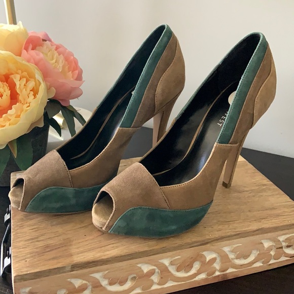 New Nine West Suede Color Block Heels - Picture 1 of 7